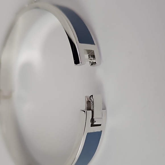 Coach NIB Horse & Carriage Hinged Bracelet - Picture 3 of 5